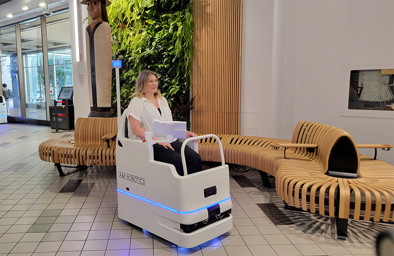 A&K Robotics' Cruz Mobillity autonomous pods are all-electric and offer a new way for people to navigate through airports, museums, and other large venues. 
